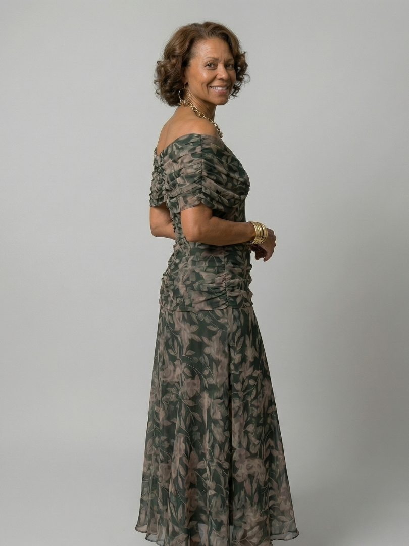 Formal floral mesh evening dress with crossover V-neckline, ruched waist and flowing maxi skirt - view 7