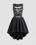 Women's pirate costume dress with lace-up gray bodice, ruffled square neck and black high-low skirt - view 4