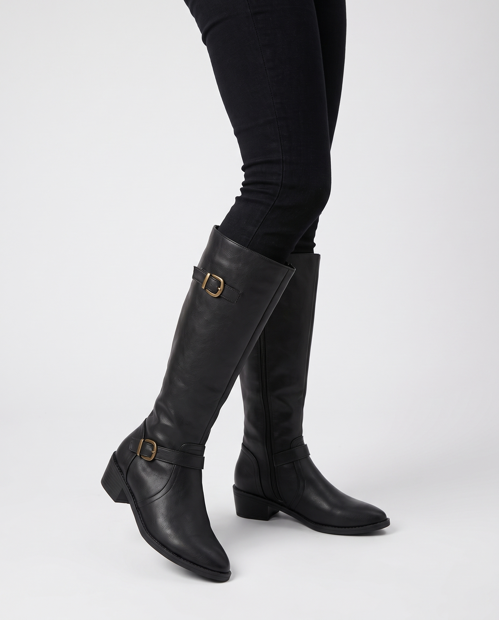 Riding boots for women with buckle straps and side zip