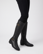 Riding boots for women with buckle straps and side zip