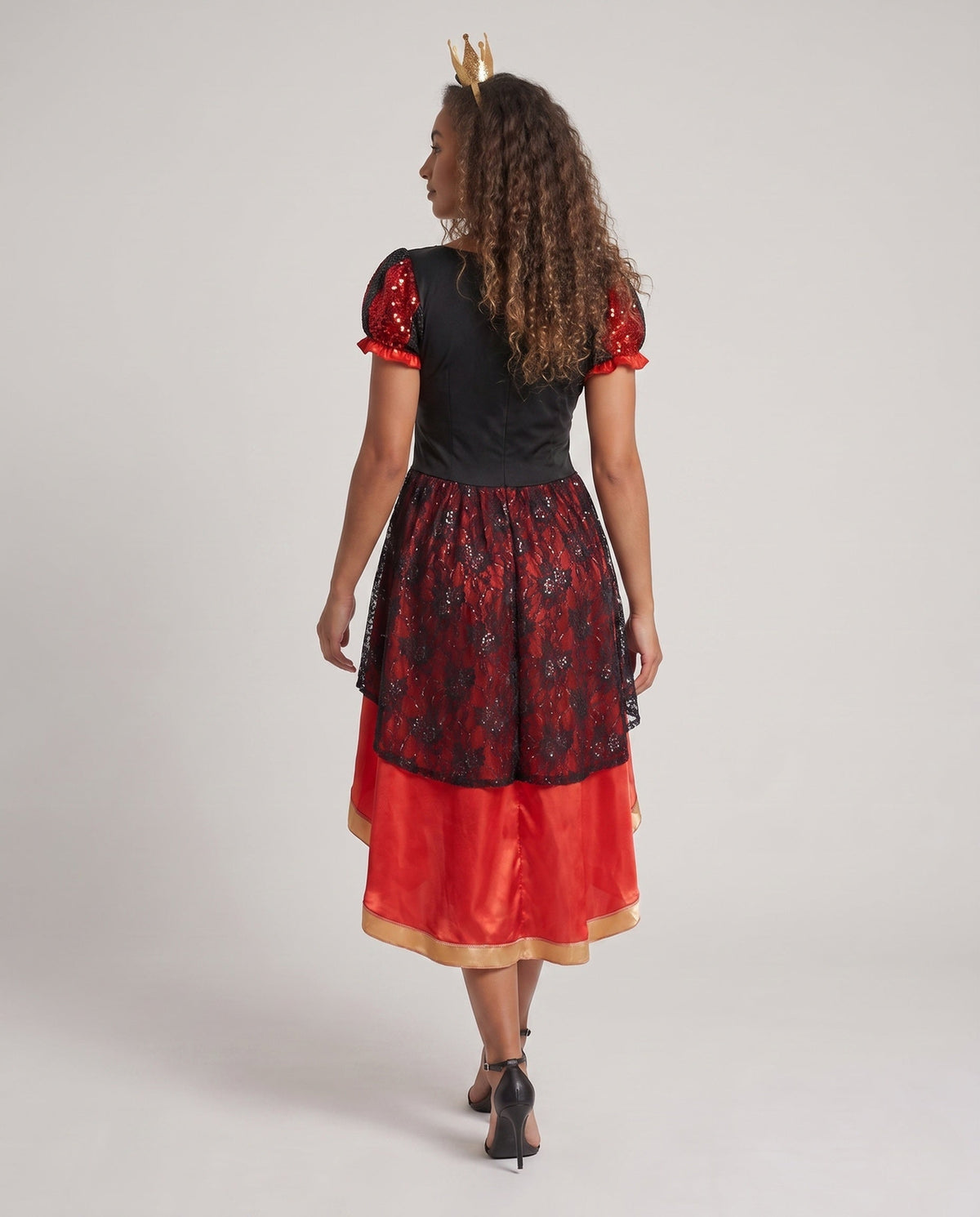 Women's queen Halloween costume with heart bodice, sequin puff sleeves and high-low satin skirt - view 4