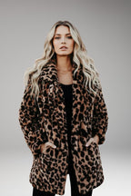 Women's leopard print faux fur coat with notch lapel collar and side pockets - view 2