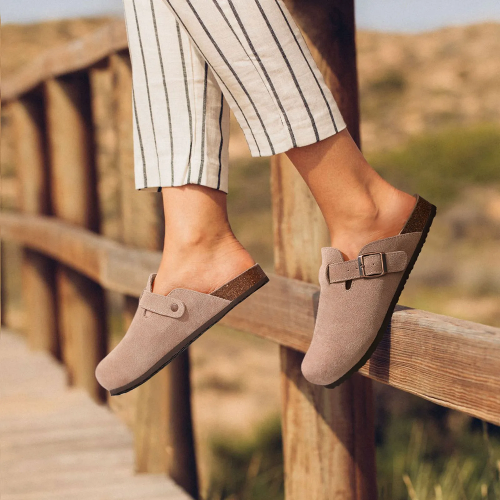 Buckle clog slippers for women with closed round toe and cushioned sole - view 7